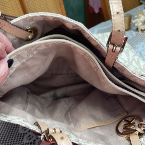 BEAUTIFUL…….GREAT for spring/summer MICHAEL KORS BAG - Picture 9 of 9